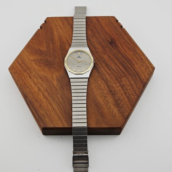 Lorus Men's Silver Link Watch Minimalist Professional Contemporary Elevated Y131 - Picture 4 of 7